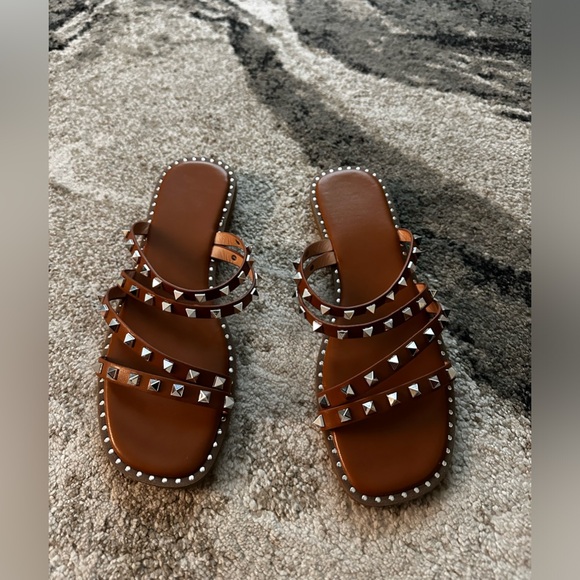 Sandals - Picture 3 of 3